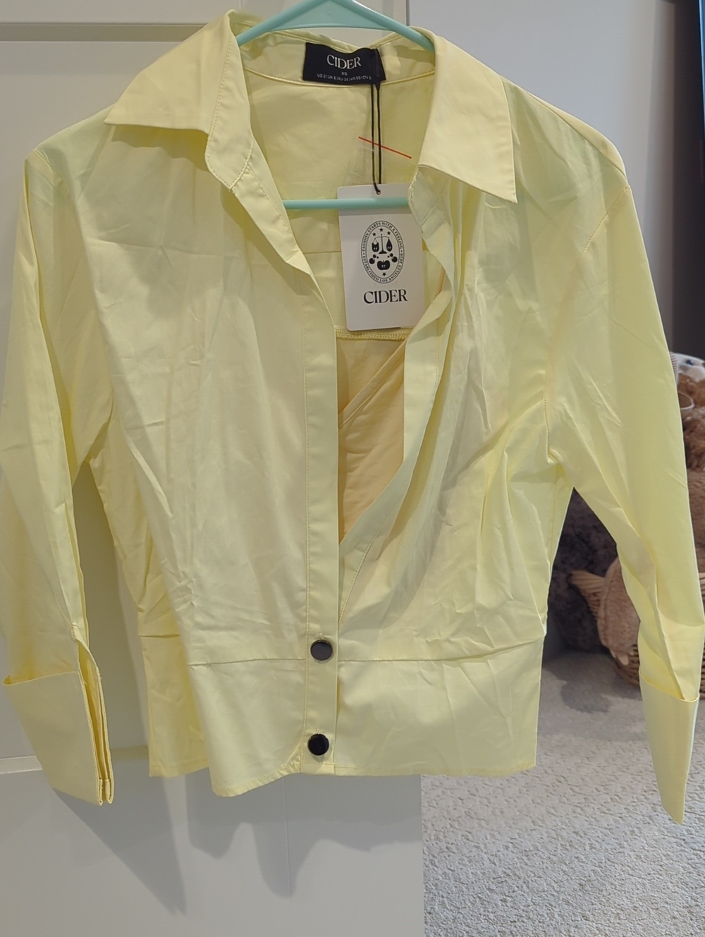 Cider Women's Light Yellow Button-Front Dress Shirt Extra Small NWT